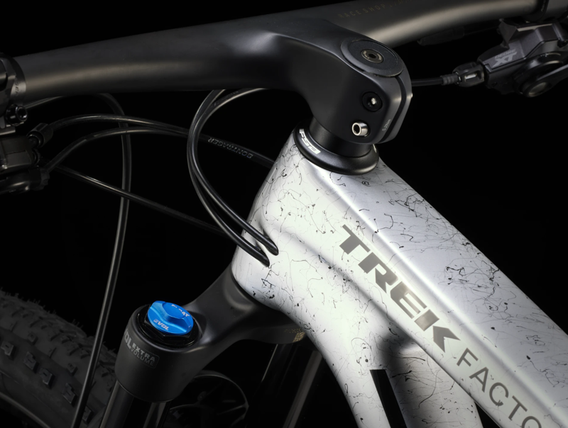 Trek Supercaliber SLR 9.8 XT Full Suspension Mountain Bike 2024 in Argent Drizzle-8